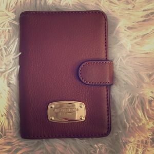 Michael Kors passport case/wallet